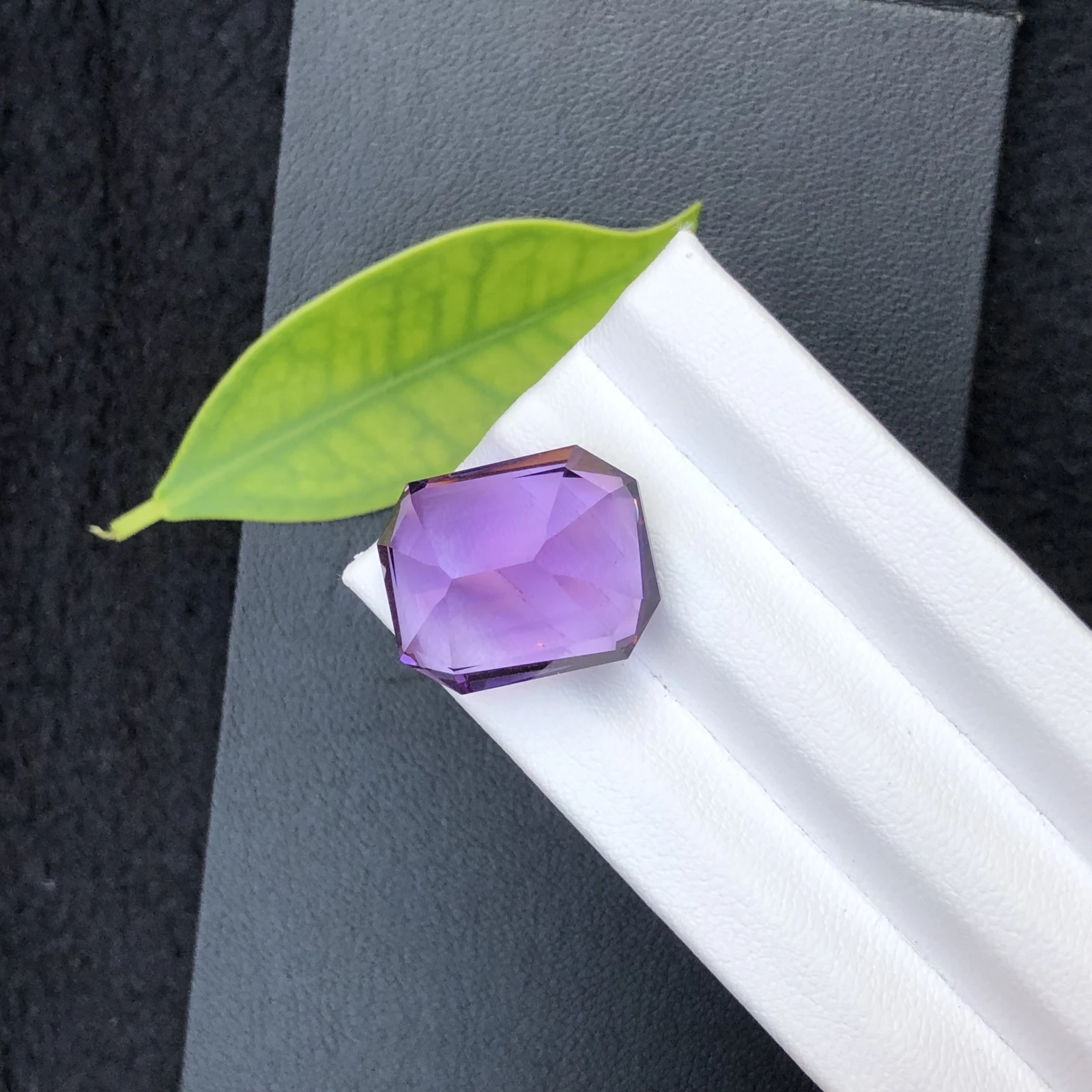 20.30 CT Natural Lavender Amethyst Fancy Cut Emerald Shape Loose Gemstone — view 3